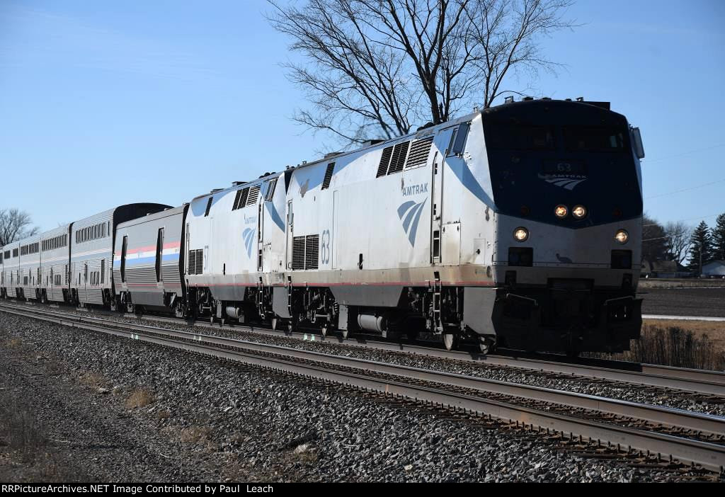 "California Zephyr" rolls east